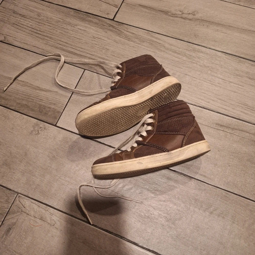 🍦 Kenneth Cole Reaction boys sport high top☃️